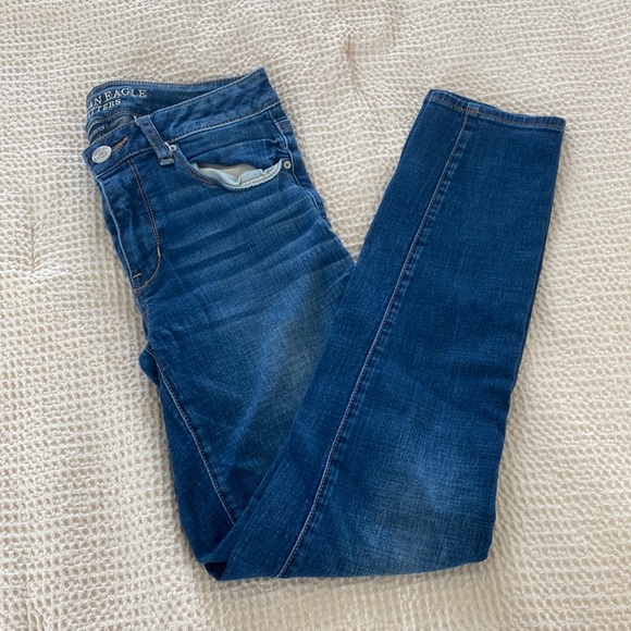 Too small - Picture 1 of 2